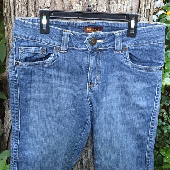 Lee One True Fit Lower on the Waist Denim Blue Jean Bermuda Shorts Capris 7/8 M - Picture 13 of 16